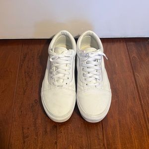 Vans Old Skool all white platform. Size 10 Women’s, 8.5 Men’s.